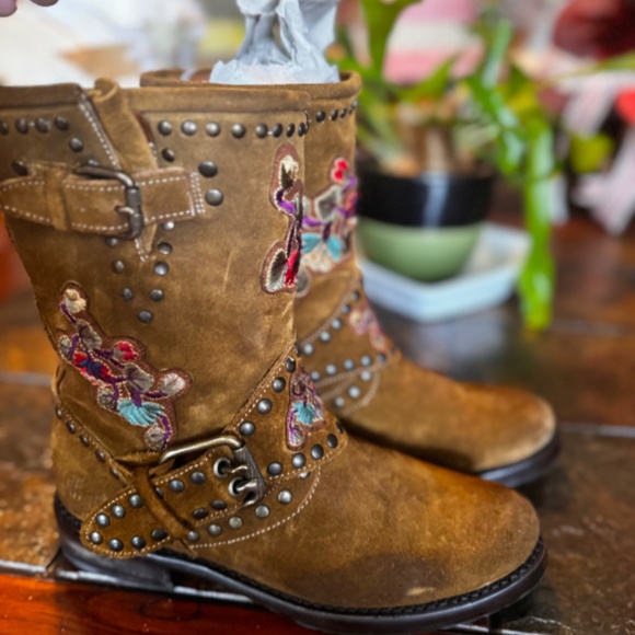 Gorgeous Detailed Frye Oiled Italian Suede Booties Boots Size 7 - Picture 4 of 5